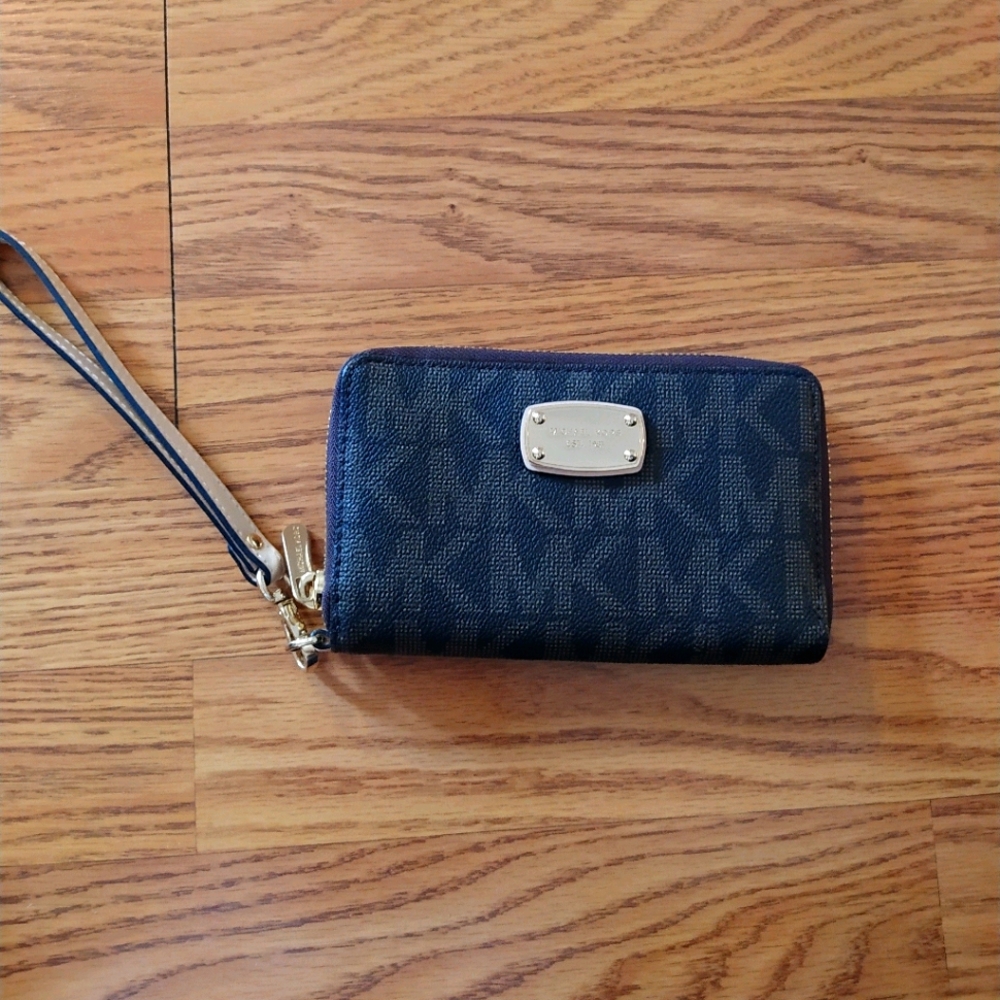NWOT Coach small wristlet